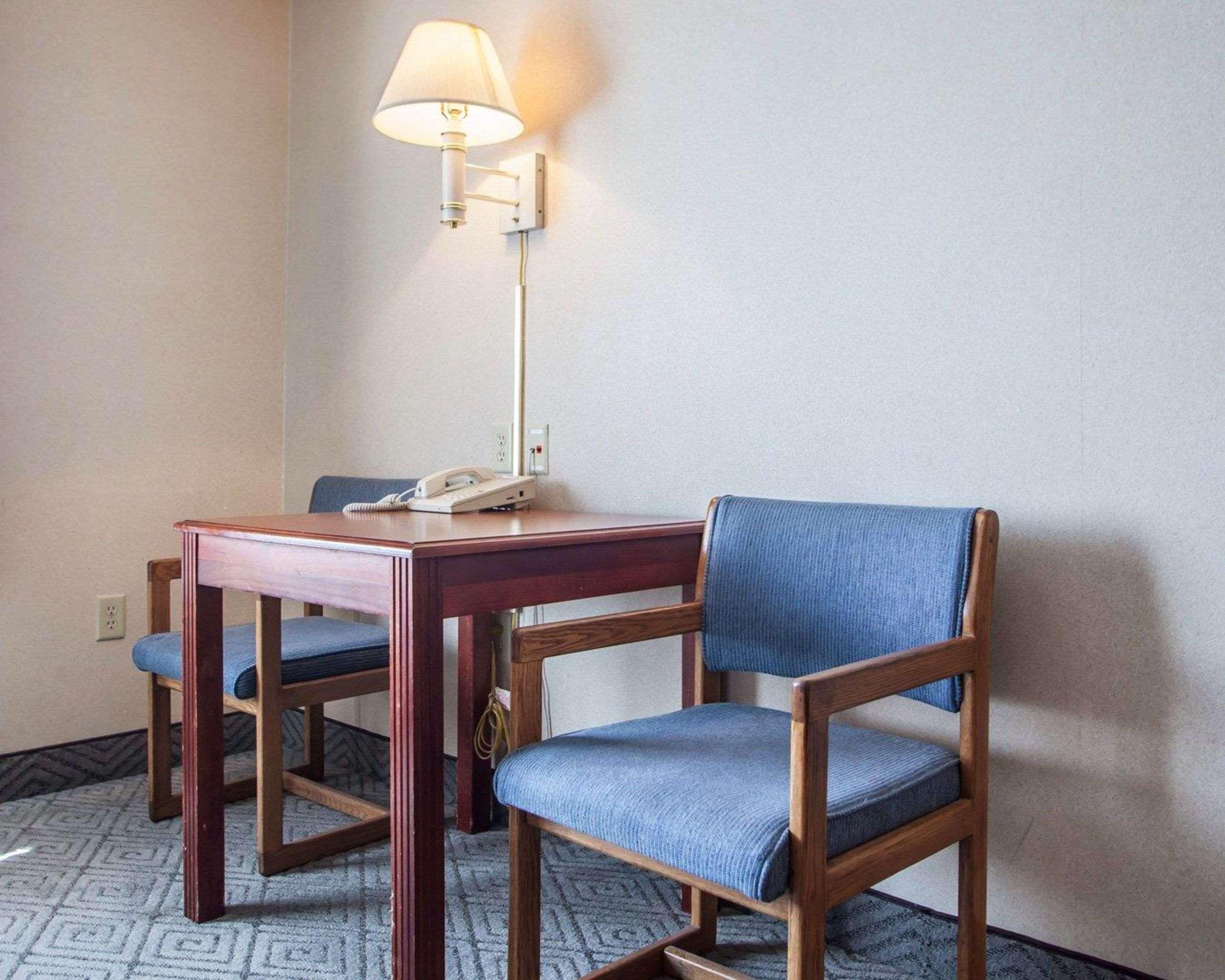 Rodeway Inn & Suites Milwaukee Airport Extérieur photo