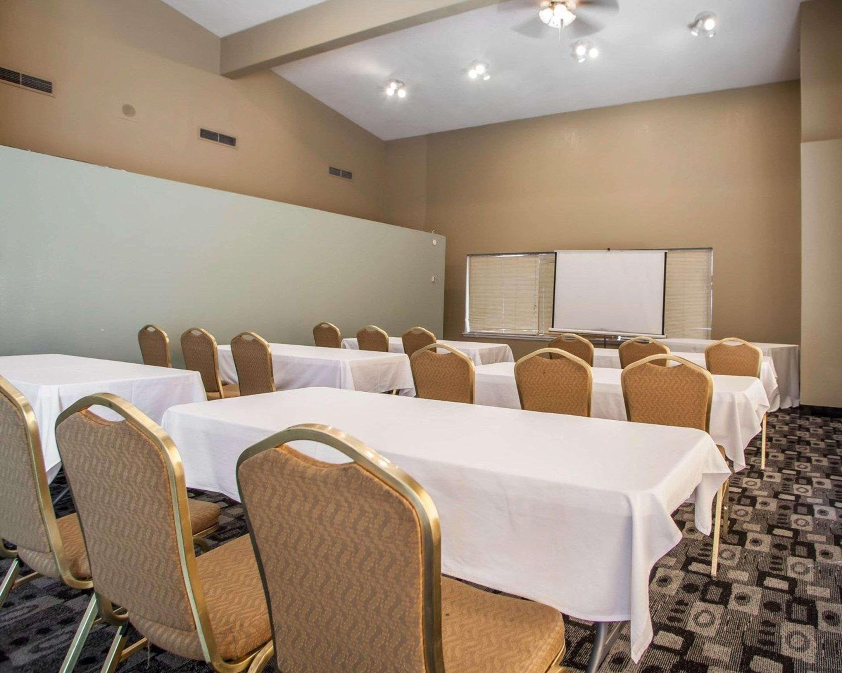 Rodeway Inn & Suites Milwaukee Airport Extérieur photo