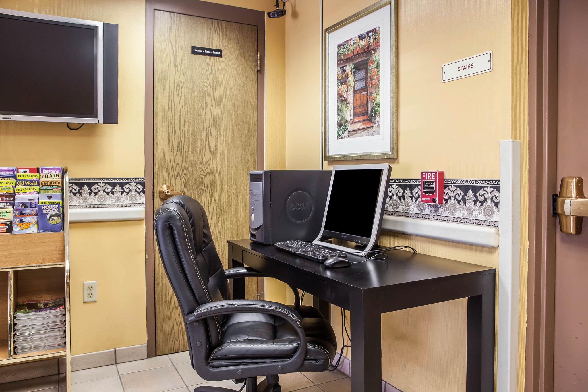 Rodeway Inn & Suites Milwaukee Airport Extérieur photo